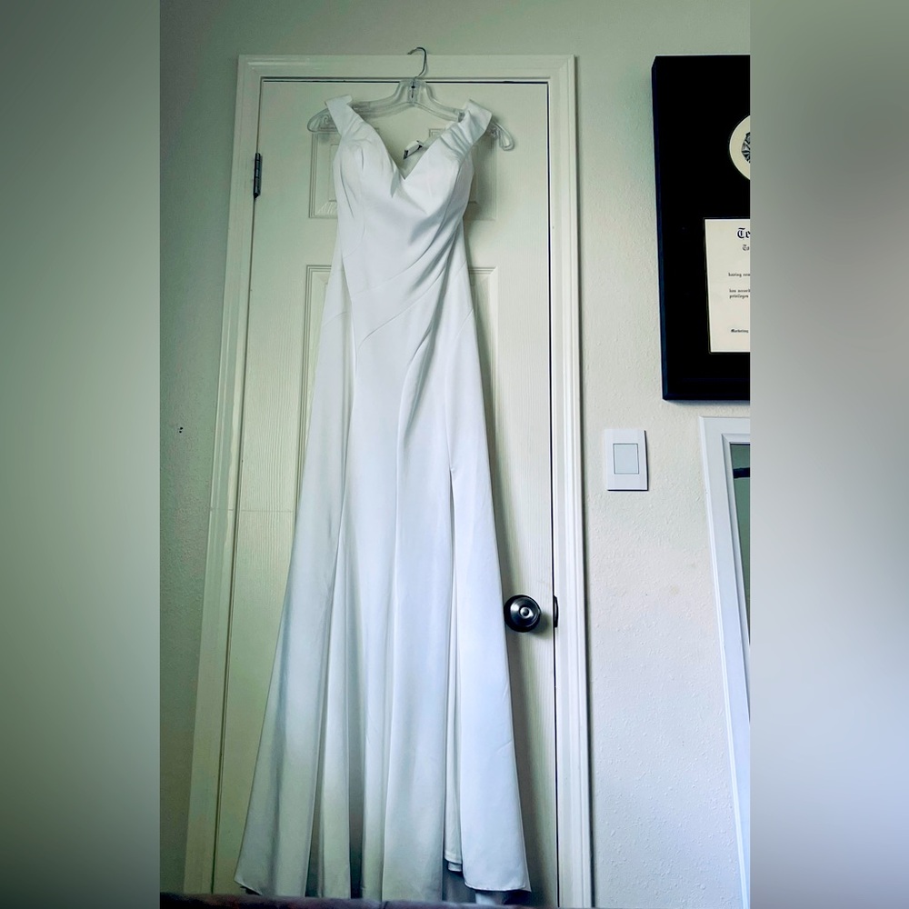 Lets brand - Off the Shoulder wedding gown